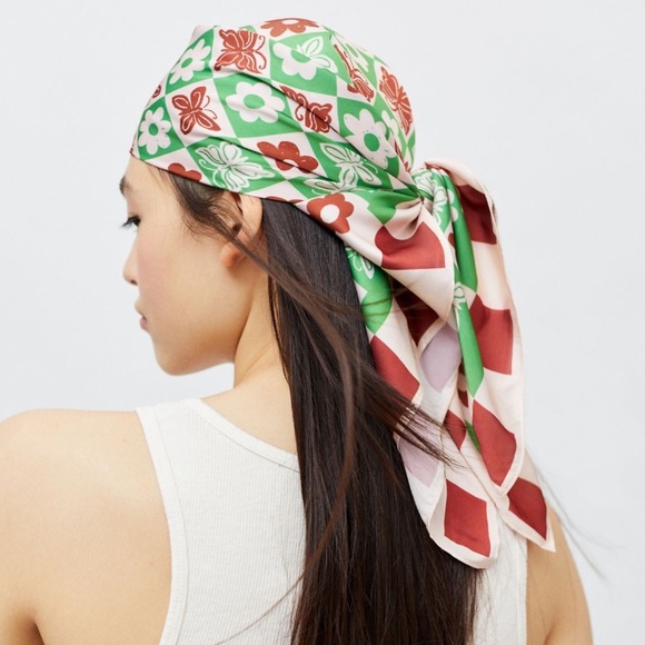 Urban Outfitters Accessories - UO Groovy Silky Square Scarf